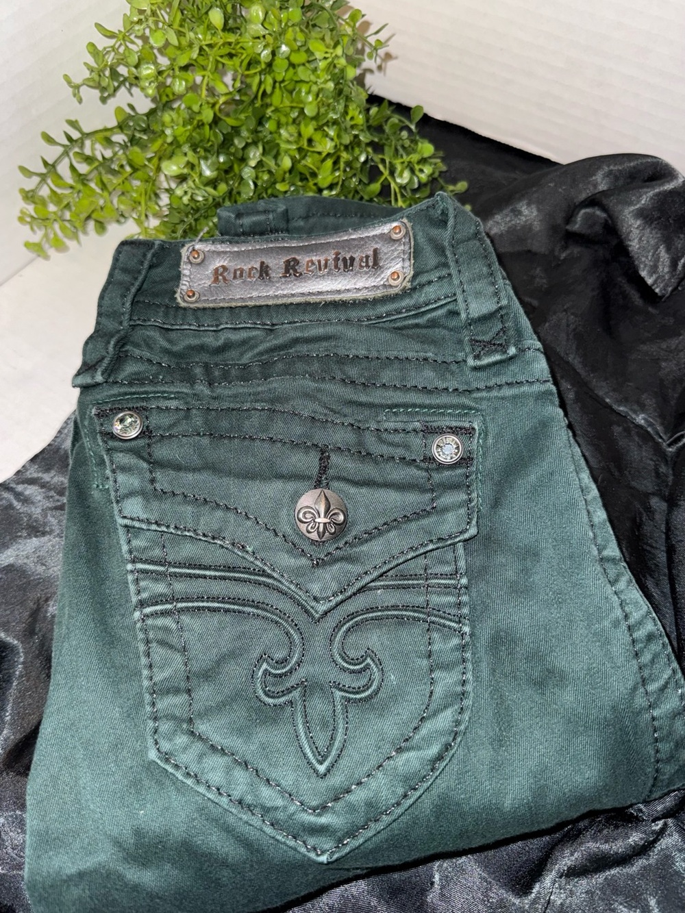 Rock Revival Women's Forest Green Embroidered Pocket Skinny Jeans